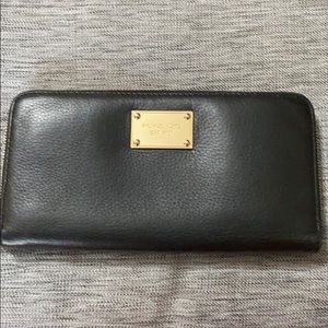 Michael Kors Jet Set Travel Wallet